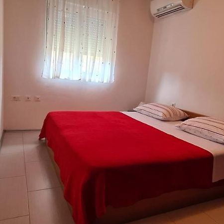 Apartmani Cesar Rtina Luaran gambar