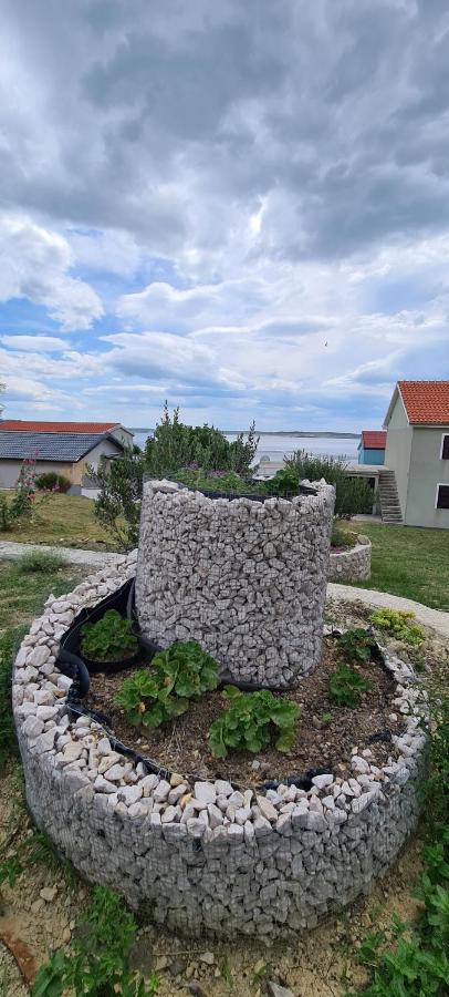 Apartmani Cesar Rtina Luaran gambar