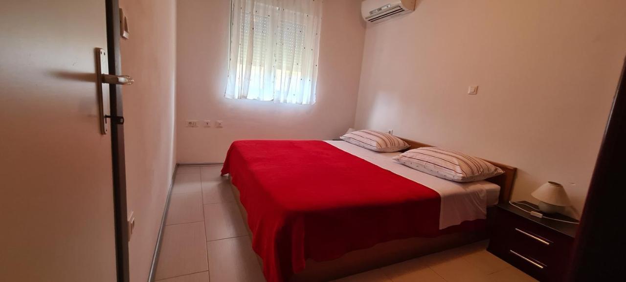 Apartmani Cesar Rtina Luaran gambar