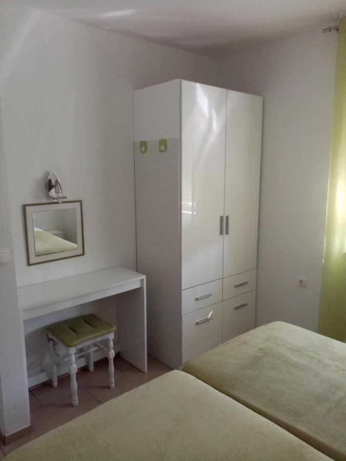 Apartmani Cesar Rtina Luaran gambar