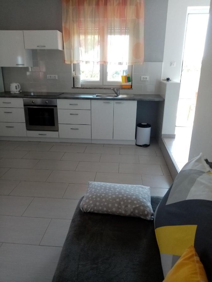 Apartmani Cesar Rtina Luaran gambar