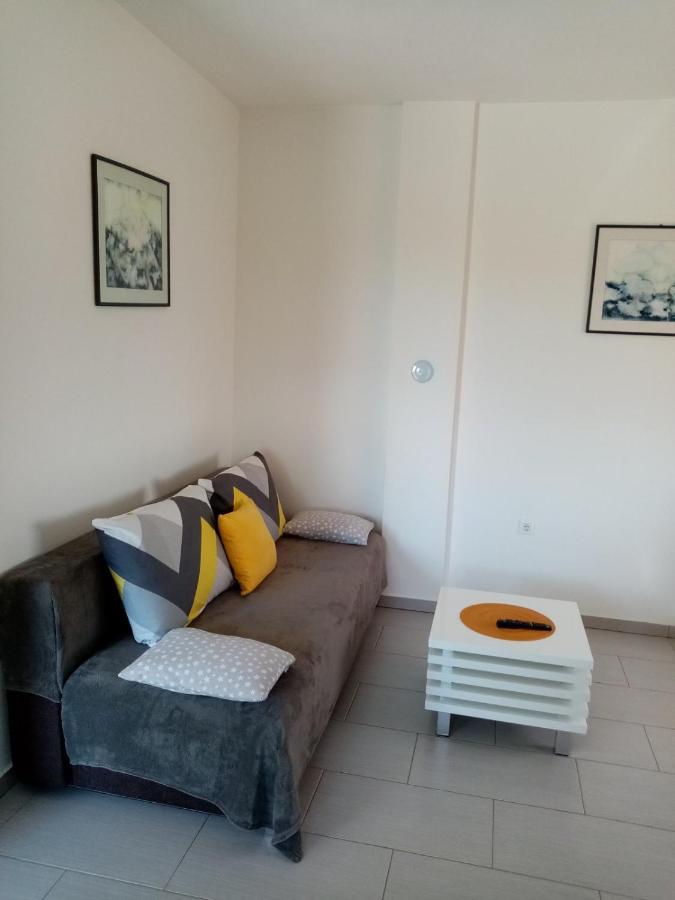 Apartmani Cesar Rtina Luaran gambar