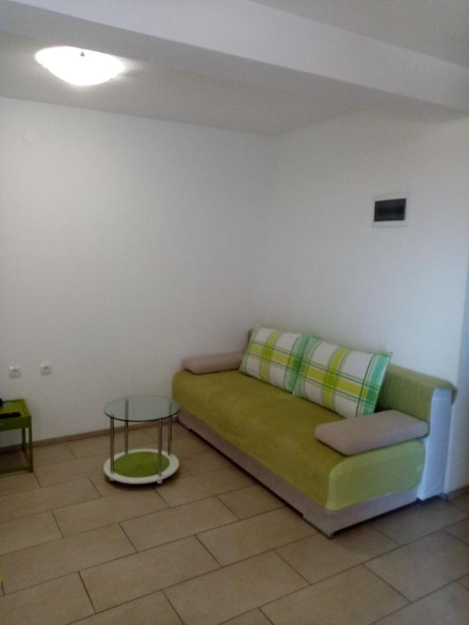 Apartmani Cesar Rtina Luaran gambar