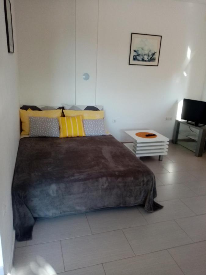 Apartmani Cesar Rtina Luaran gambar