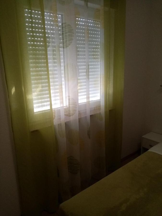 Apartmani Cesar Rtina Luaran gambar